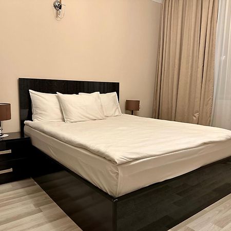 Hotel Tsereteli บาทูมิ ภายนอก รูปภาพ